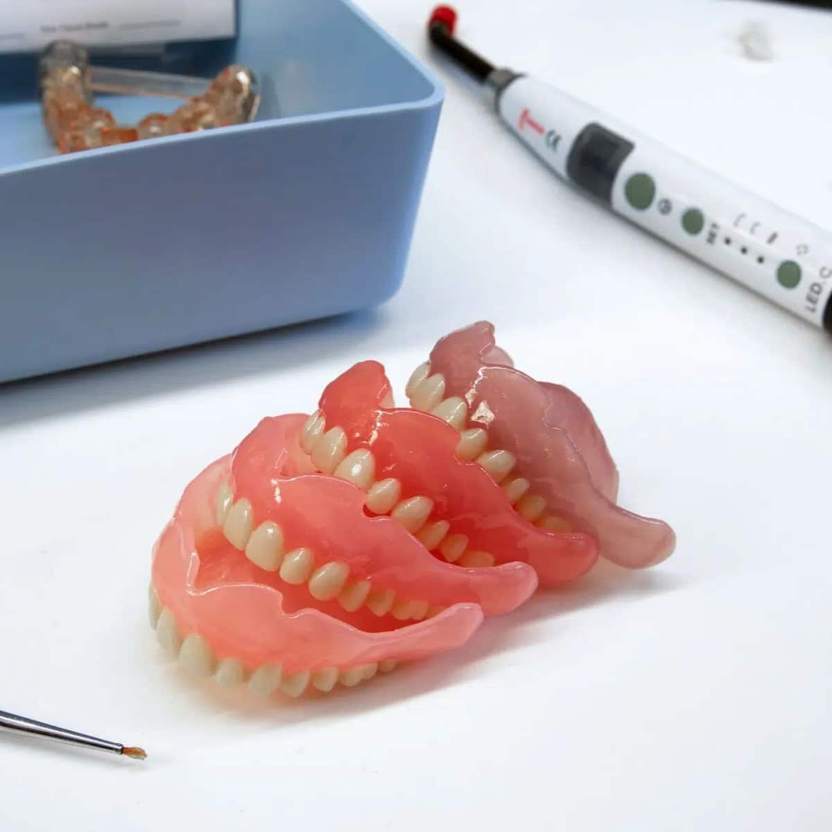 De gauche à droite : LP (Light Pink), OP (Original Pink), RP (Reddish Pink), DP (Dark Pink)