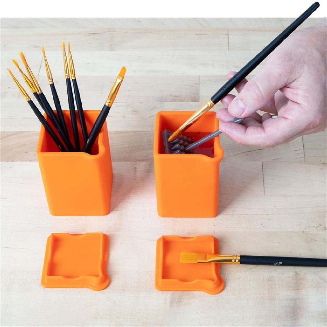 Pensé pour les créateurs, les pros et les passionnés d’impression 3D qui veulent un espace de travail propre, organisé et efficace.